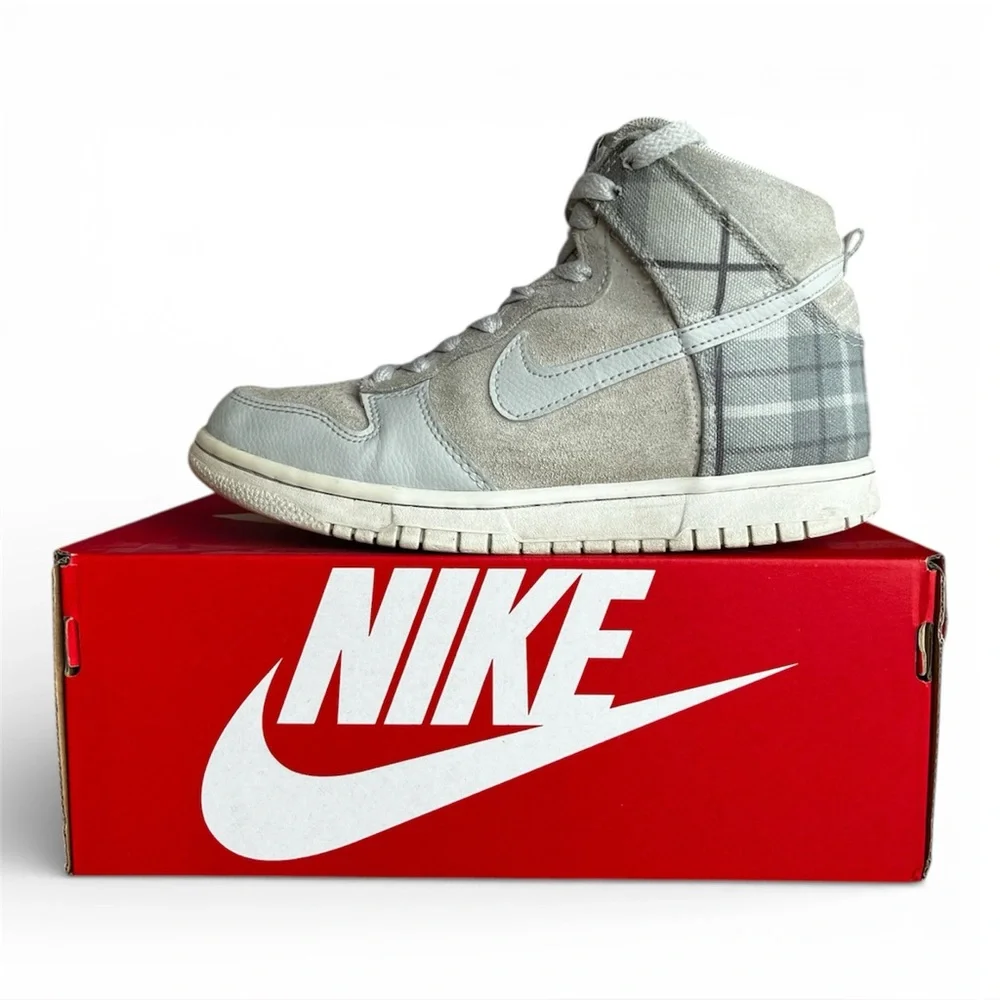 Nike Dunk Hi SE (GS) Sneakers Size 6Y